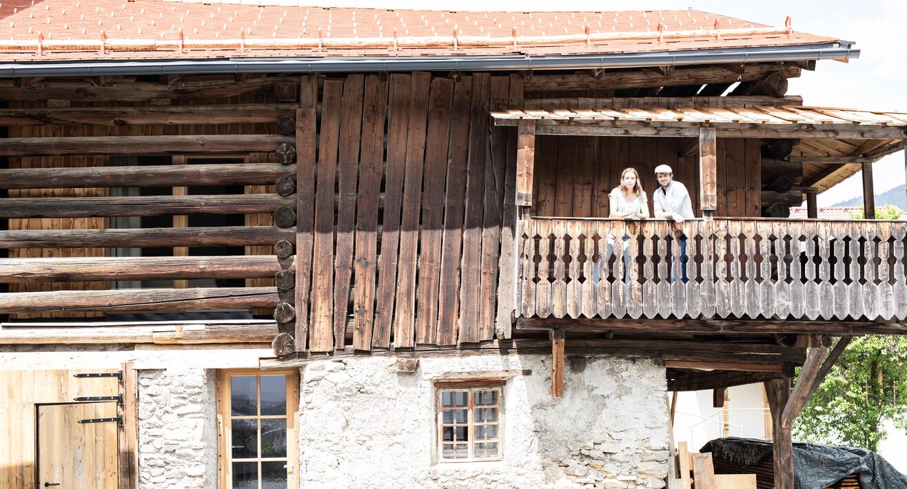 Sun Days Gästemagazin Serfaus-Fiss-Ladis Das Haus der Hanni Texterin Andrea Koolen Tirol | © Serfaus-Fiss-Ladis Marketing GmbH | Rene Raggl