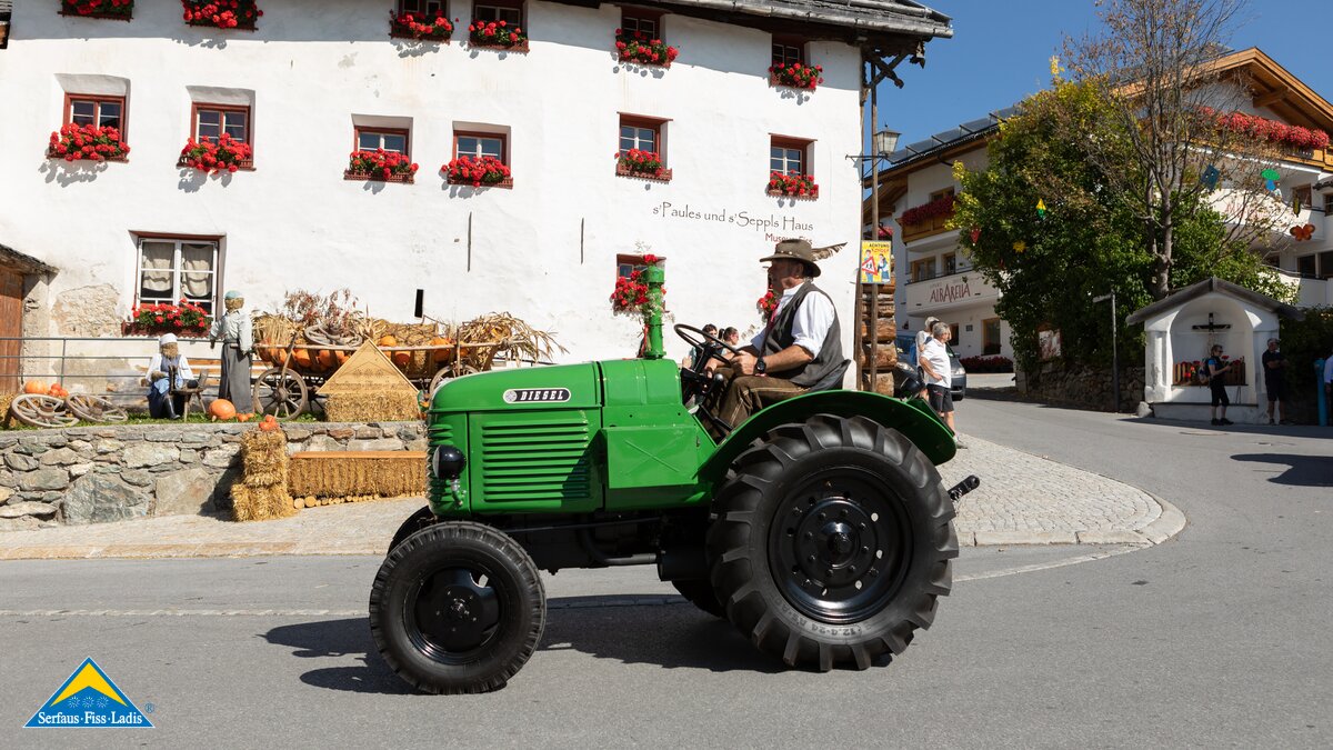 Traktorbesitzer beim Oldtimertreffen in Serfaus-Fiss-Ladis | © Serfaus-Fiss-Ladis Marketing GmbH | Andreas Kirschner