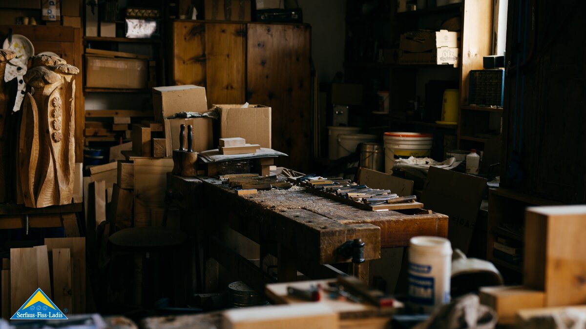 Die Werkstatt von Schnitzer und Bildhauer Siegfried Krismer in Fiss in Tirol Österreich | © Serfaus-Fiss-Ladis Marketing GmbH | Rene Raggl