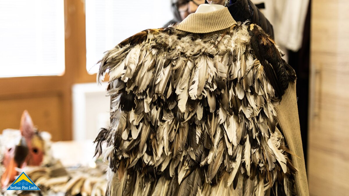 Fisser Blochziehen Kostüm Giggeler im Detail | ©  Serfaus-Fiss-Ladis Marketing GmbH | Rene Raggl