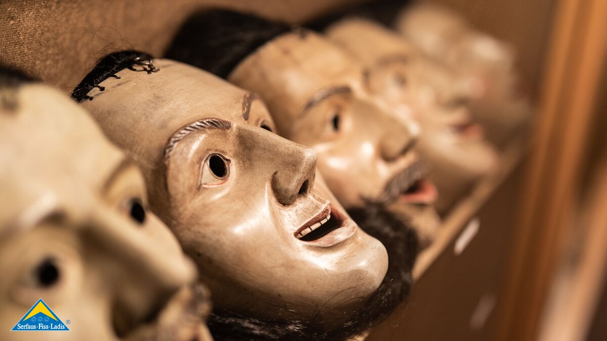 Verschiedene Masken vom Fisser Blochziehen | © Serfaus-Fiss-Ladis Marketing GmbH | Rene Raggl