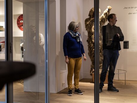 Zita Rietzler und Christian Kofler im Museum  | © Serfaus-Fiss-Ladis Marketing GmbH | Rene Raggl