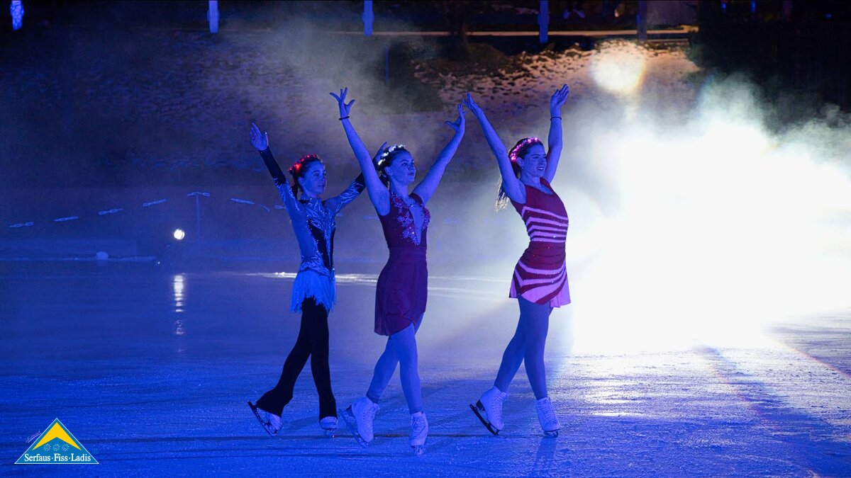 Eiskunstläuferinnen des Tiroler Eislaufverbandes legten eine tolle Eiskunstlaufvorführung in Serfaus-Fiss-Ladis bei Magic Ladis ab. | © Fotosveet