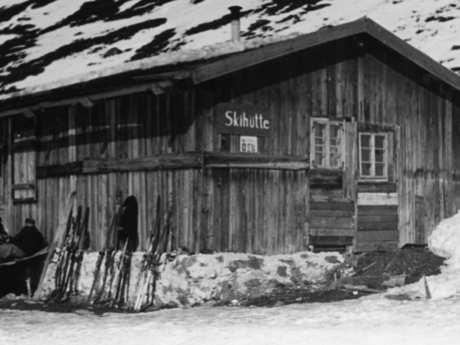 Nostalgisches Bild einer Skihütte in Serfaus-Fiss-Ladis | © Seilbahn Komperdell GmbH