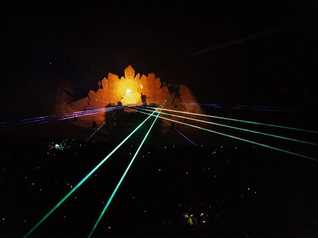 Eine Lasershow ist seit vielen Jahren Fixbestand bei der Adventure Night in Serfaus Österreich | © Serfaus-Fiss-Ladis Marketing GmbH | Rene Raggl