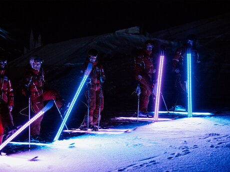 Ski mit LED-Ausstattung bei der Adventure Night in Serfaus Tirol Österreich | © Serfaus-Fiss-Ladis Marketing GmbH | Rene Raggl