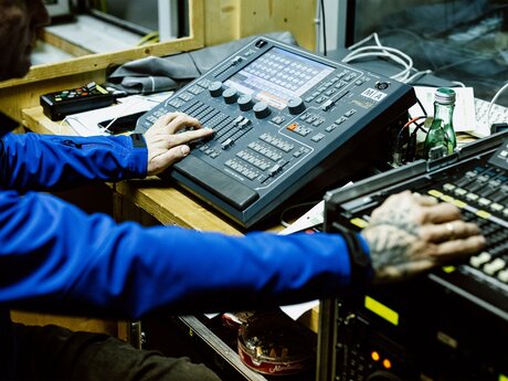 Licht- und Tontechnik bei der Adventure Night in Serfaus Tirol | © Serfaus-Fiss-Ladis Marketing GmbH | Rene Raggl