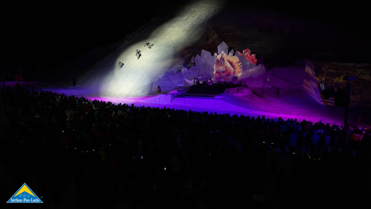 Skilehrer der Skischule Serfaus bei der Adventure Night in Serfaus Tirol Österreich | © Serfaus-Fiss-Ladis Marketing GmbH | Fabian Schirgi