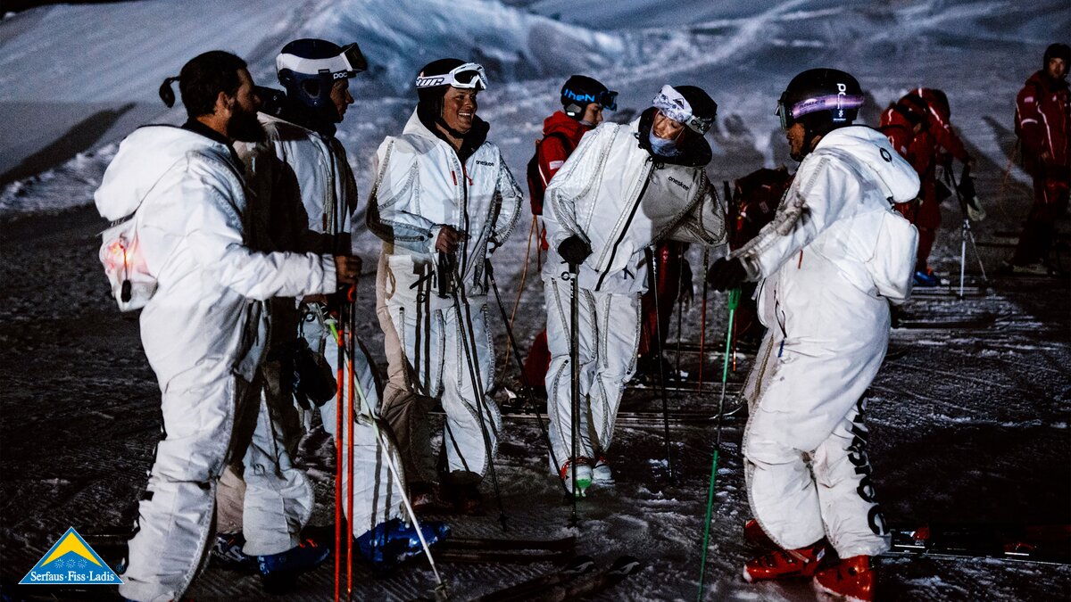 Ein Team der Skischule Serfaus bei der Adventure Night in Tirol Österreich | © Serfaus-Fiss-Ladis Marketing GmbH | Rene Raggl