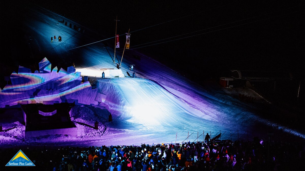 Spektakuläre Tricks des Freestyle-Teams Serfaus-Fiss-Ladis bei der Adventure Night | © Serfaus-Fiss-Ladis Marketing GmbH | Rene Raggl