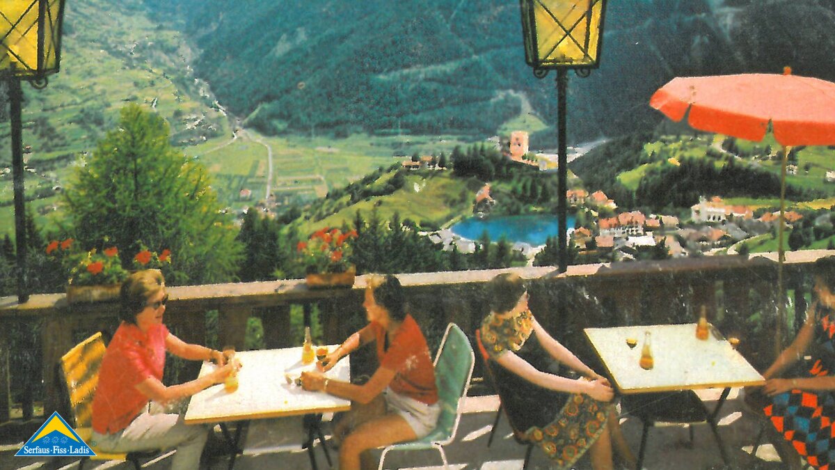 Sonnenterrasse Kurhotel Obladis Blick auf Burg Laudeck altes Foto Serfaus-Fiss-Ladis Tirol | © Gemeinde Ladis