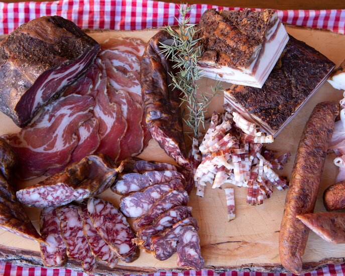 Leithes Feinstes sind hausgemachte Selchwaren aus Serfaus-Fiss-Ladis in Österreich | © Andreas Kirschner