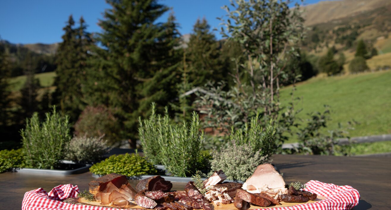 Leithes Feinstes sind hausgemachte Selchwaren aus Serfaus-Fiss-Ladis in Österreich | © Andreas Kirschner