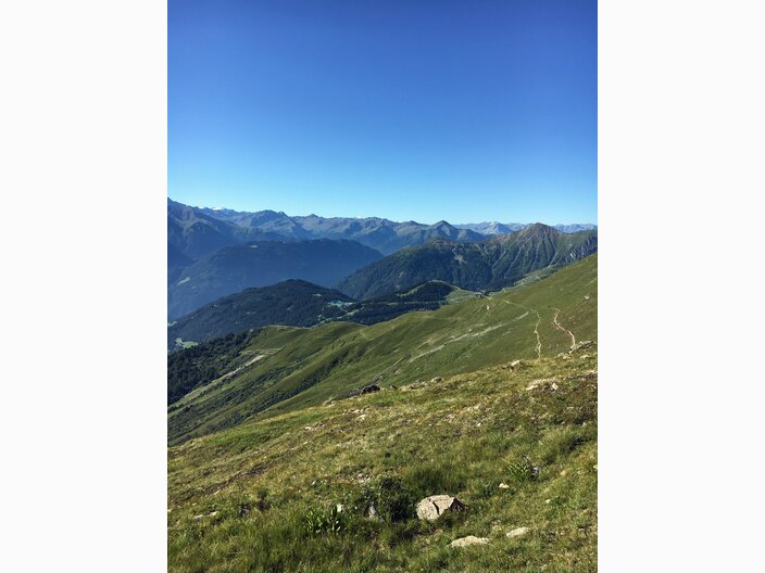 Traumhafter Blick vom Schönjoch zum Erlebnispark Hög in Serfaus-Fiss-Ladis in TIrol | © Serfaus-Fiss-Ladis