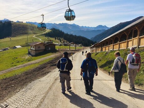 Beginn der Schmankerl-Wanderung mit Küchenchef Mike vom Leithe Wirt in Serfaus in Tirol | © Serfaus-Fiss-Ladis