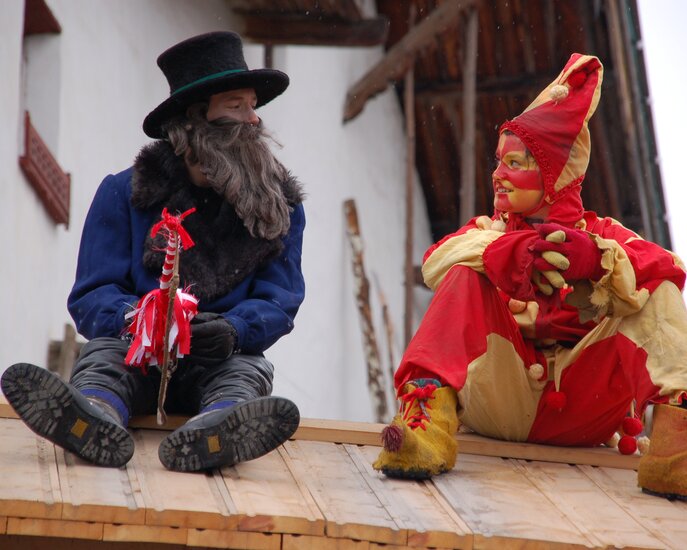 Der Fuhrmann und der Bajatzl spielen wichtige Rollen beim Kinderblochziehen in Fiss in Tirol | © Serfaus-Fiss-Ladis
