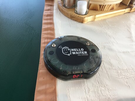 Hello Waiter informiert dich wann du das Essen an der Theke im Suppenkasper in Serfaus-Fiss-Ladis abholen kannst | © Serfaus-Fiss-Ladis