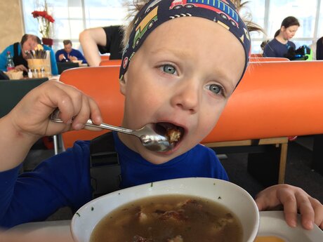 Suppenkasper im Skigebiet Serfaus - Einkehrschwung mal anders | © Serfaus-Fiss-Ladis