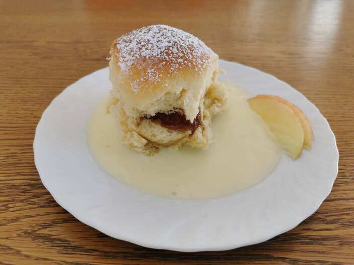 Buchteln mit Vanillesauce aus Serfaus Fiss Ladis Tirol Österreich | © Serfaus-Fiss-Ladis