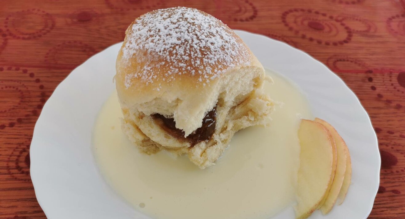 Buchteln mit Vanillesauce aus Serfaus Fiss Ladis Tirol Österreich | © Serfaus-Fiss-Ladis