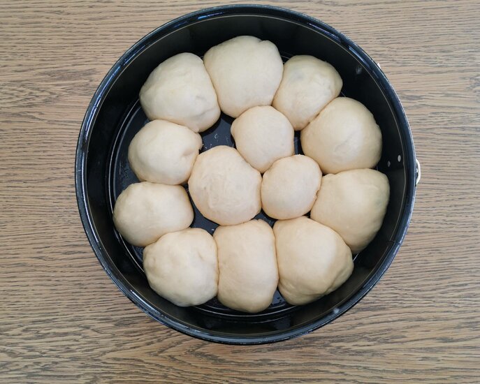 Teig für die Buchteln aus Serfaus Fiss Ladis Tirol Österreich | © Serfaus-Fiss-Ladis