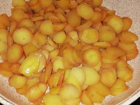 Frühlingsgröstl mit Lachs und Limonisauce von Küchenchef Mike aus Serfaus-Fiss-Ladis in Tirol Österreich | © Serfaus-Fiss-Ladis