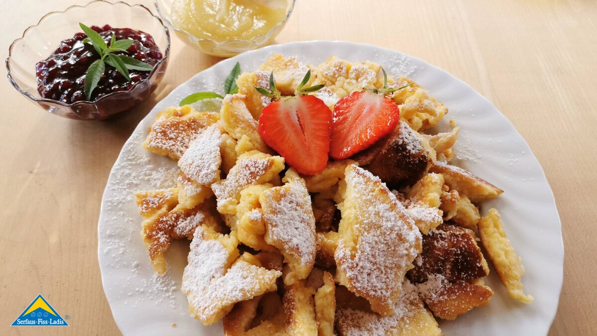 Rezept für einen leckeren Tiroler Kaiserschmarren aus Serfaus-Fiss-Ladis in Österreich | © Serfaus-Fiss-Ladis
