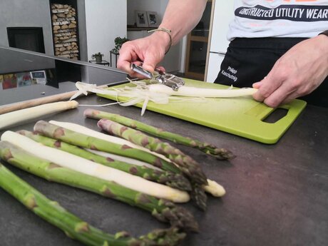 Auch in der familienfreundlichen Urlaubsregion Serfaus-Fiss-Ladis in Tirol kommt regionaler Spargel auf den Teller | © Serfaus-Fiss-Ladis