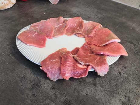 Restaurantleiter der Zirbenhütte in der familienfreundlichen Urlaubsregion Serfaus-Fiss-Ladis in Tirol verrät uns ein leckeres, leichtes und schnelles Sommergericht | © Serfaus-Fiss-Ladis