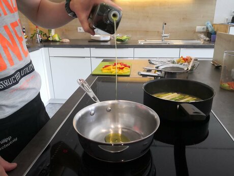 Knackiger Paprika gehört für Restaurantleiter der Zirbenhütte in der Familienregion Serfaus-Fiss-Ladis in Tirol in jeden Sommersalat dazu. | © Serfaus-Fiss-Ladis