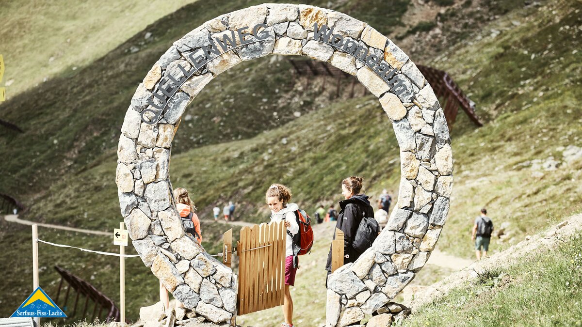 Der Quellenweg in der Familienregion Serfaus-Fiss-Ladis in Tirol startet auf dem Fisser Joch. | © christianwaldegger.com