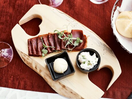 Kulinarik-Wanderung in der Familienregion Serfaus-Fiss-Ladis in Tirol | © christianwaldegger.com