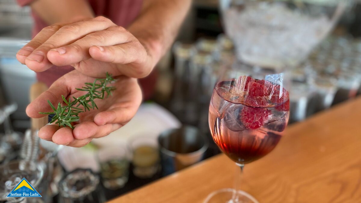 Alkoholfreier Cocktail mit Rosmarin Serfaus-Fiss-Ladis Blog | © Serfaus-Fiss-Ladis