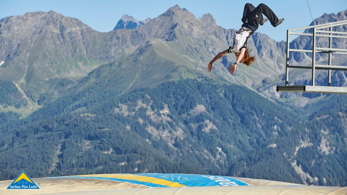 Sprungturm im Sommer-Funpark Fiss in der Familieregion Serfaus-Fiss-Ladis in Tirol | © christianwaldegger.com
