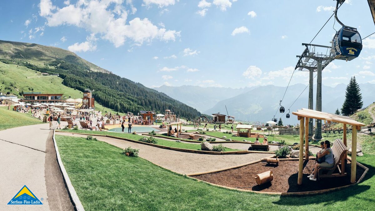 Möseralm in der Familienregion Serfaus-Fiss-Ladis in Tirol mit großem Spielplatz, Bergrestaurant mit großer Sonnenterrasse, Themenwege, Summer Fun Park Fiss | © christianwaldegger.com