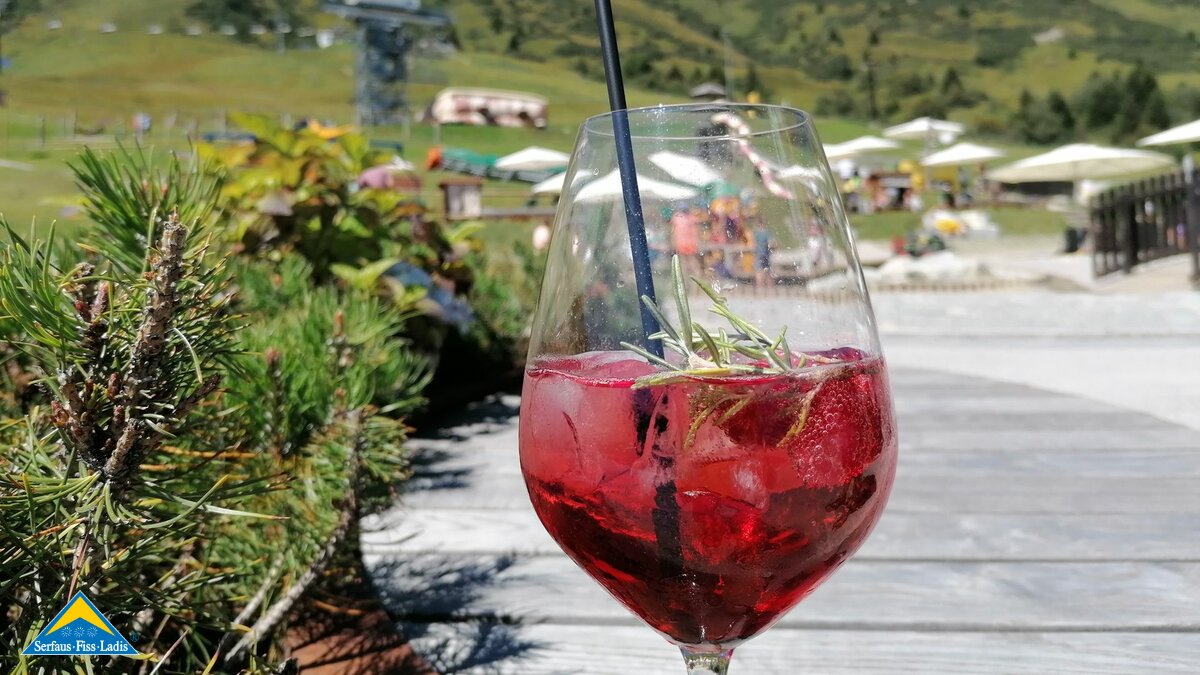 Sonnerterrasse Bergrestaurant Möseralm in der Familienregion Serfaus-Fiss-Ladis in Tirol | © Serfaus-Fiss-Ladis