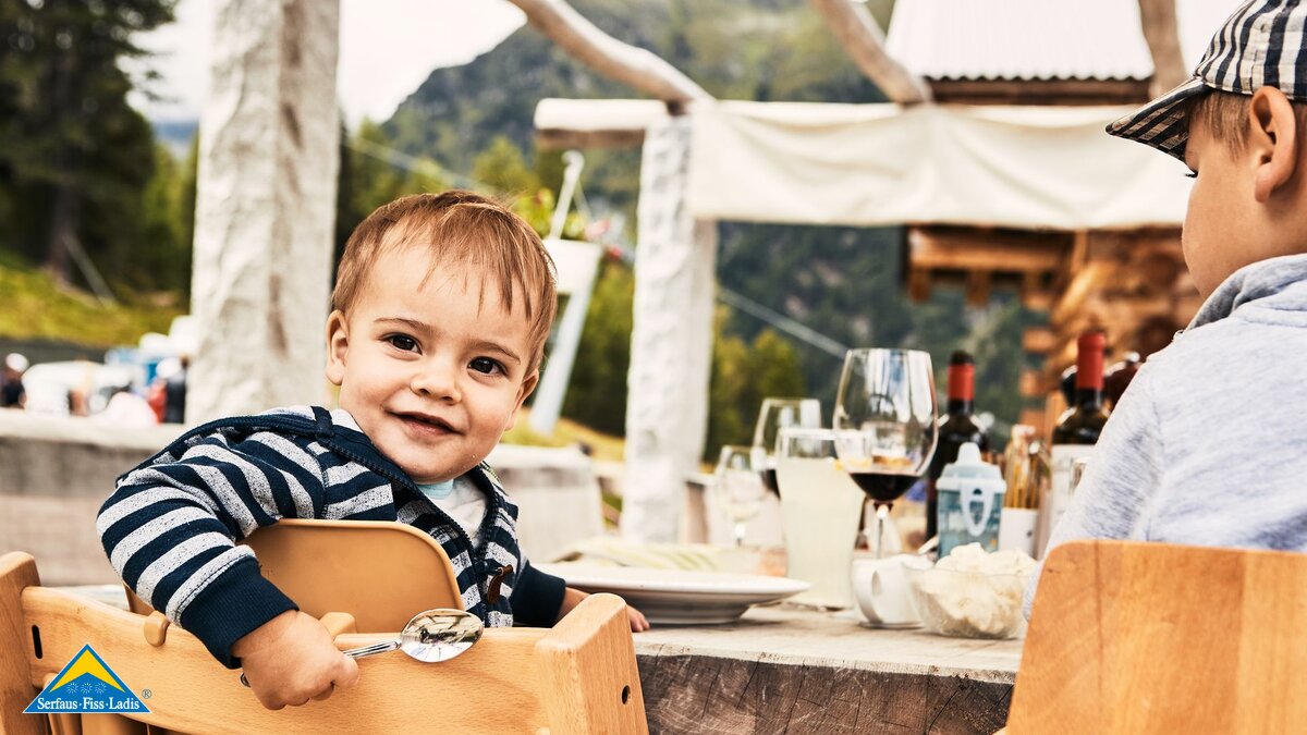 Blog Grillstation Schöngampalm mit der ganzen Familie in der Familienregion Serfaus-Fiss-Ladis | © christianwaldegger.com