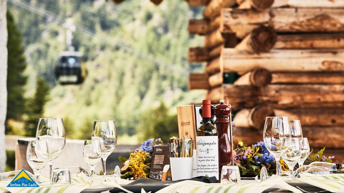 Grillen in der Nähe der Almbahn in der Familienregion Serfaus-Fiss-Ladis in Tirol | © christianwaldegger.com