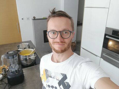 Philipp Kaschutnig aus Fiss kocht ein Rezept aus der Region für den Blog Serfaus-Fiss-Ladis | © Serfaus-Fiss-Ladis