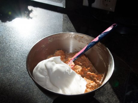 Rezepte aus der Region Serfaus-Fiss-Ladis in Tirol Blogartikel Schritt für Schritt erklärt Karottenkuchen mit Eierlikör | © Serfaus-Fiss-Ladis Marketing GmbH