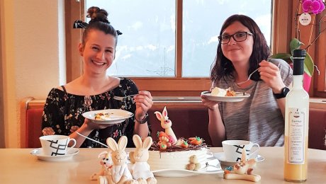 Blog Michi Oestreich Konditorin BergDiamant Region Serfaus-Fiss-Ladis Fisser Karottenkuchen Anleitung Marzipanhasen formen | © Serfaus-Fiss-Ladis Marketing GmbH