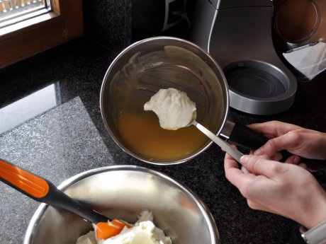 Kuchen mit Gelantine vorsichtig angleichen Tipps vom Konditor Kuchenrezept Region Serfaus-Fiss-Ladis in Tirol | © Serfaus-Fiss-Ladis Marketing GmbH