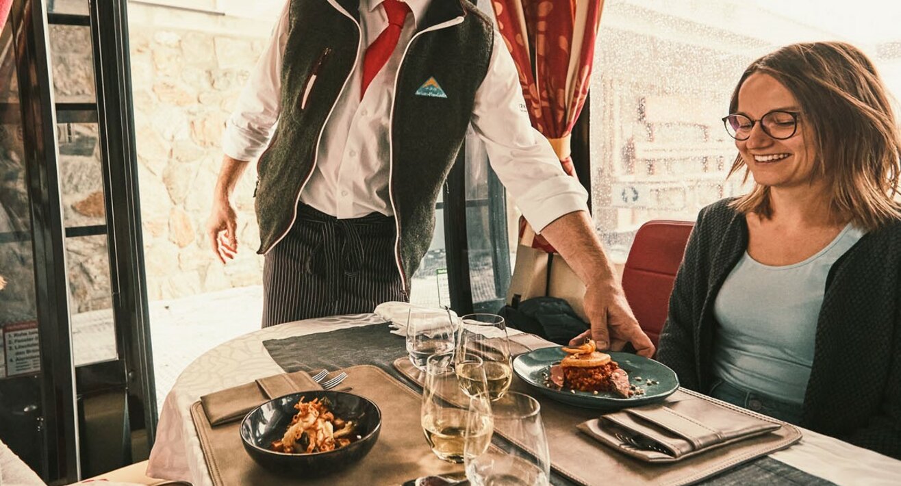 Genussgondel Blog Familienregion Serfaus-Fiss-Ladis in Tirol exklusives mehrgängiges Mittagessen Geschenkidee | © Fisser Bergbahnen GmbH | christianwaldegger.com