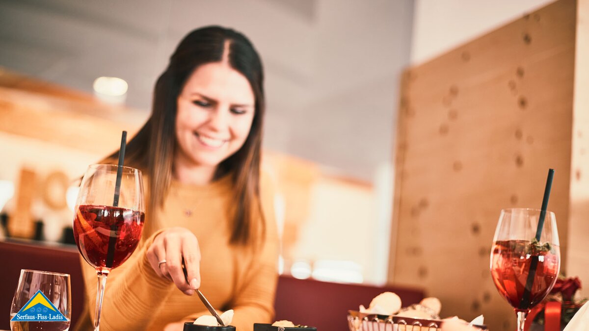 Genussgondel Mittagsmenü 6 Gänge Schönjochbahn Angebot Fisser Bergbahnen Familienregion Serfaus-Fiss-Ladis in Tirol | © Fisser Bergbahnen GmbH | christianwaldegger.com