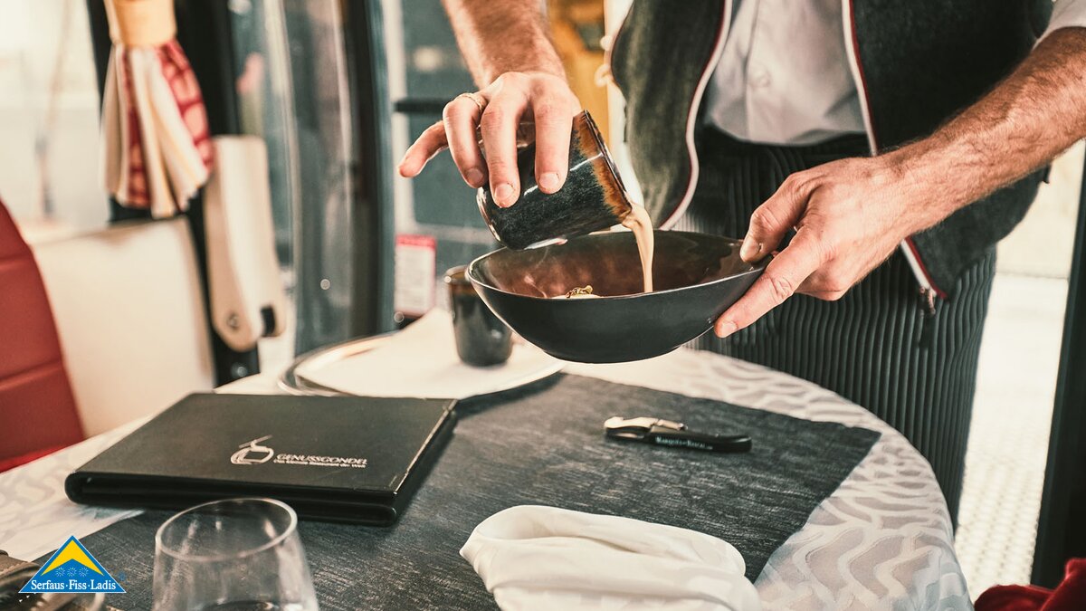Mittagessen mehrgängig Familienregion Serfaus-Foss-Ladis in Tirol Gondel buchen Frühstück | © Fisser Bergbahnen GmbH | christianwaldegger.com