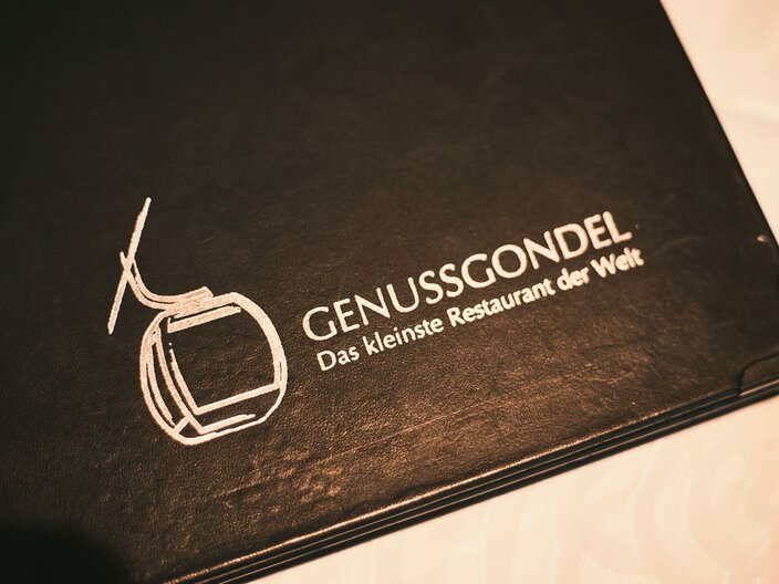 Essen in der Familienregion Serfaus-Fiss-Ladis in Tirol Genussgondel buchen Kulinarikangebote Fisser Bergbahnen  | © Fisser Bergbahnen GmbH | christianwaldegger.com