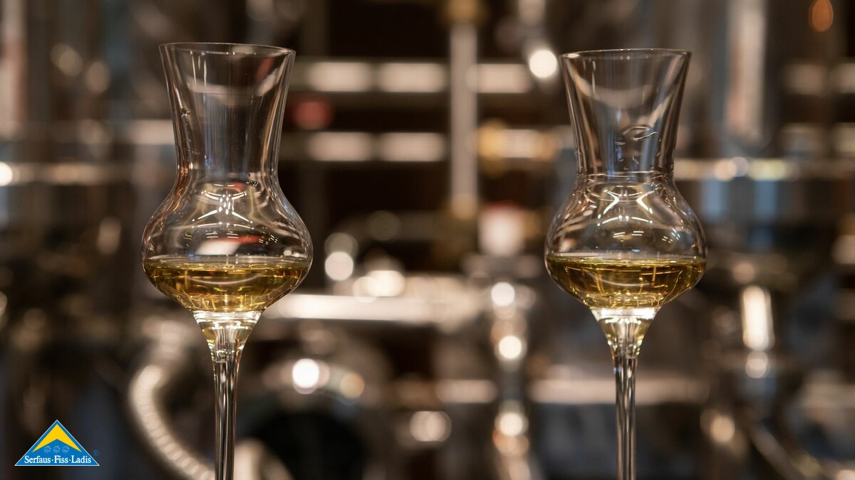 Regionale Spezialitäten aus Serfaus-Fiss-Ladis in Tirol Whisky aus Fisser Getreide Fissky | © Serfaus-Fiss-Ladis Marketing GmbH | Andreas Kirschner