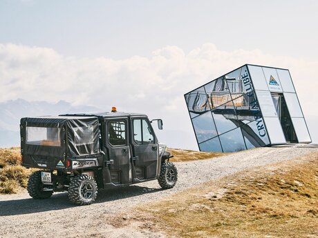 Transport hinauf zum Crystal Cube am Zwölferkopf in Serfaus-Fiss-Ladis | © Fisser Bergbahnen GmbH | christianwaldegger.com
