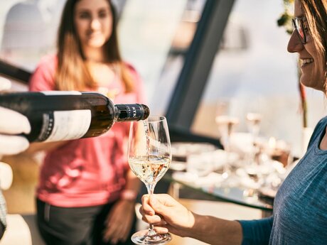 Exklusives Restaurant in den Bergen regionale Speisen Fisser Bergbahnen in Tirol | © Fisser Bergbahnen GmbH | christianwaldegger.com