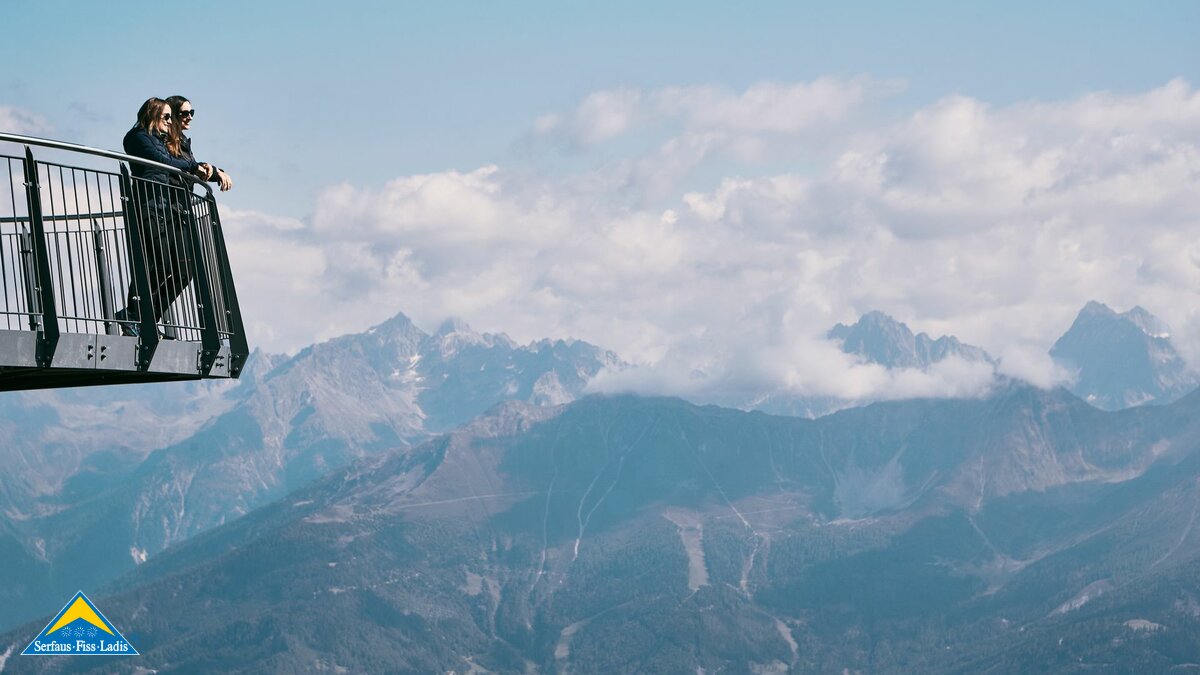 Aussichtsplattform Z1 am Zwölferkopf neben dem Crystal Cube Restaurant in Serfaus-Fiss-Ladis in Tirol | © Fisser Bergbahnen GmbH | christianwaldegger.com